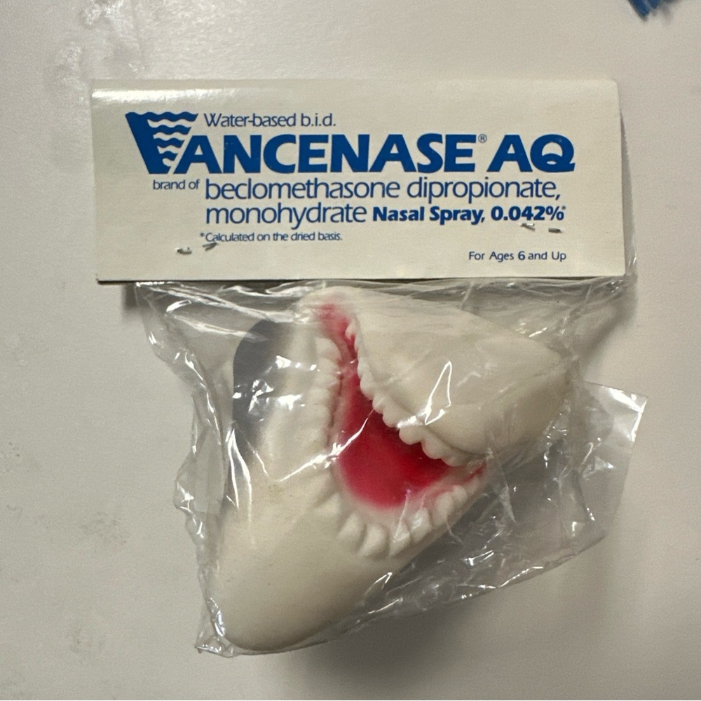 Vintage Vancenase Shark Nose Clip-On Promo Medical Advertising Mascot 90s‎